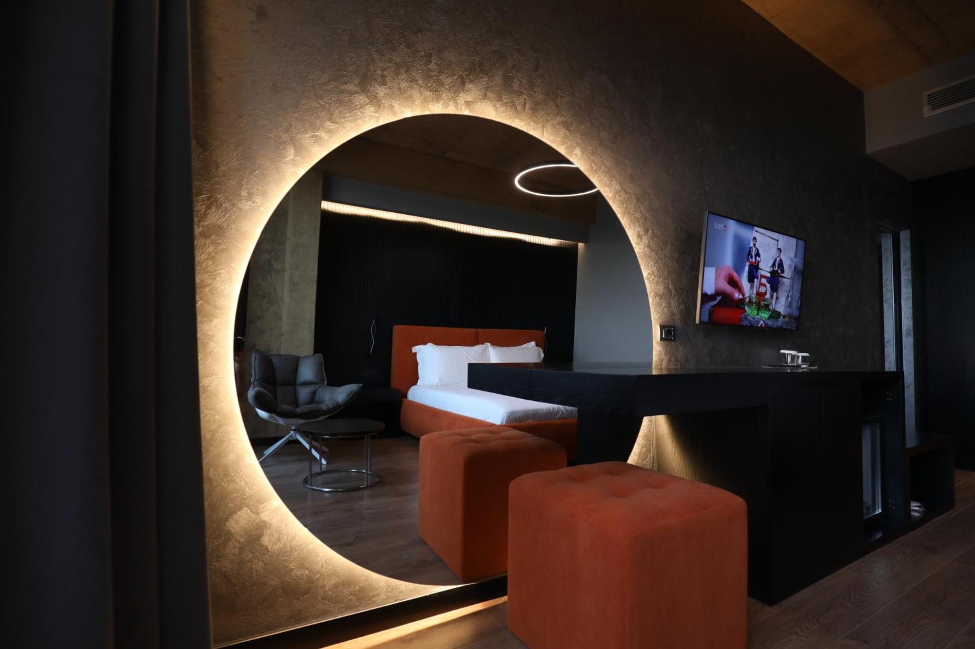 Udenisht Toka Hotel Restaurant מראה חיצוני תמונה
