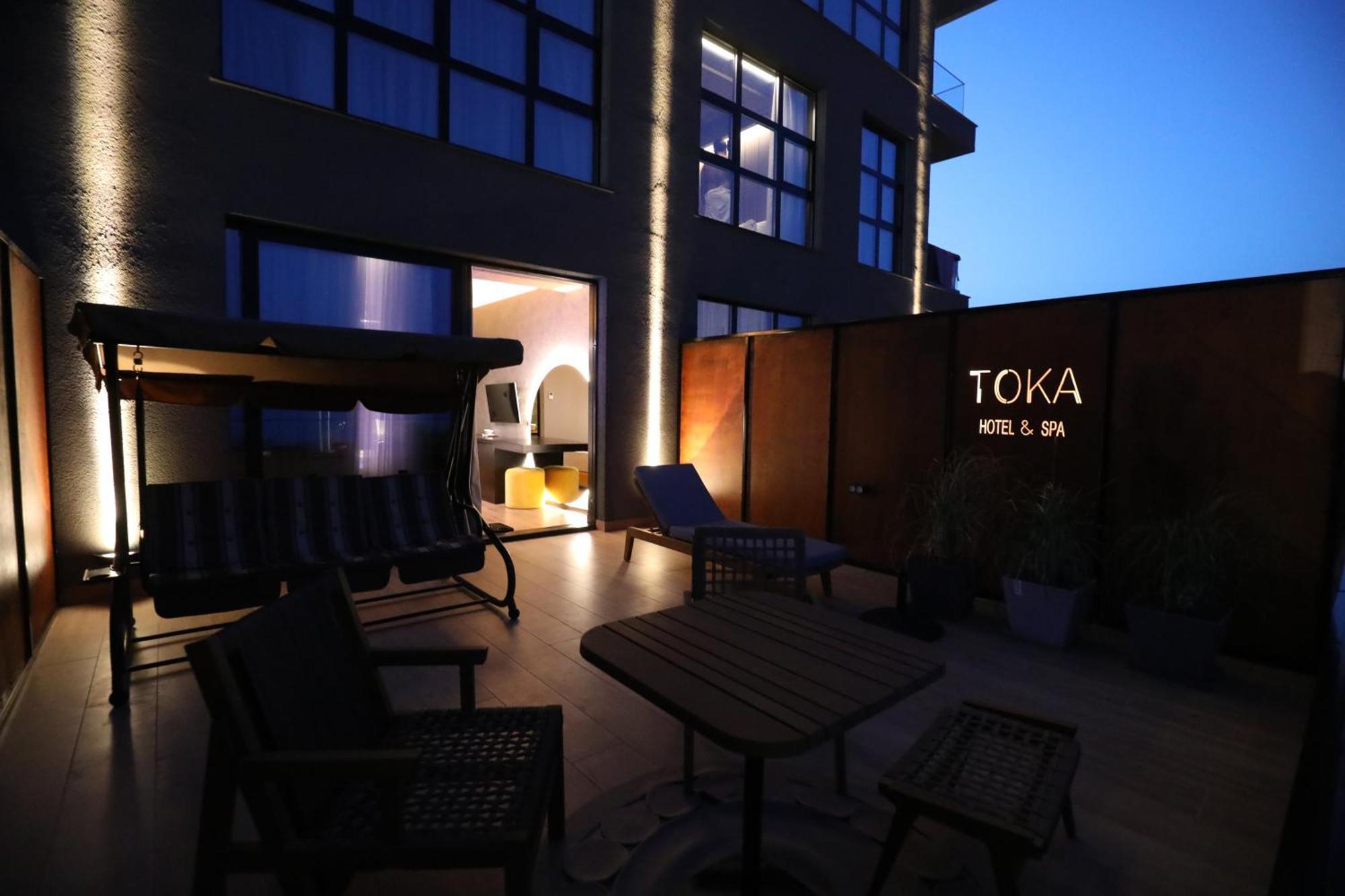 Udenisht Toka Hotel Restaurant מראה חיצוני תמונה