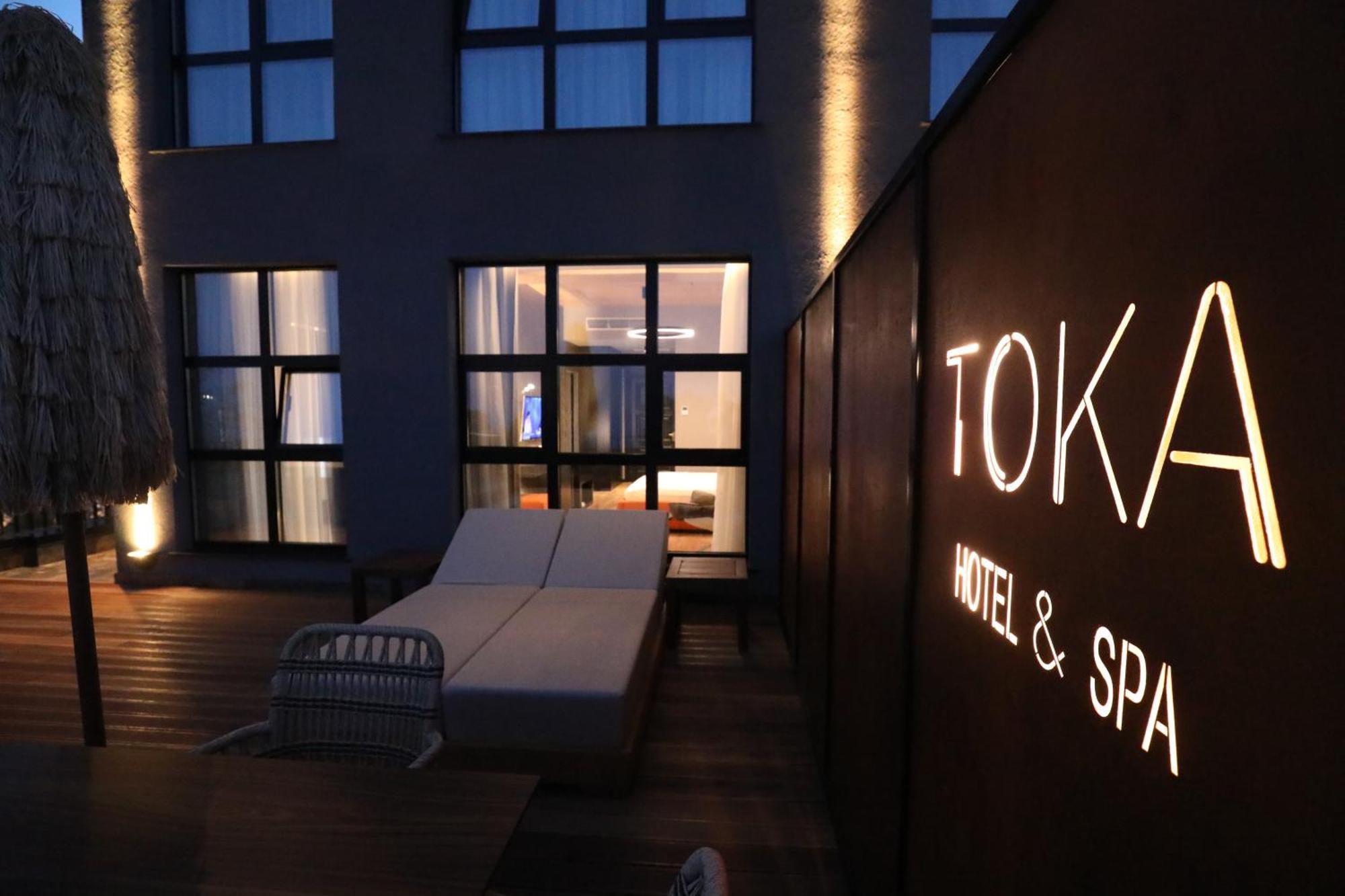 Udenisht Toka Hotel Restaurant מראה חיצוני תמונה