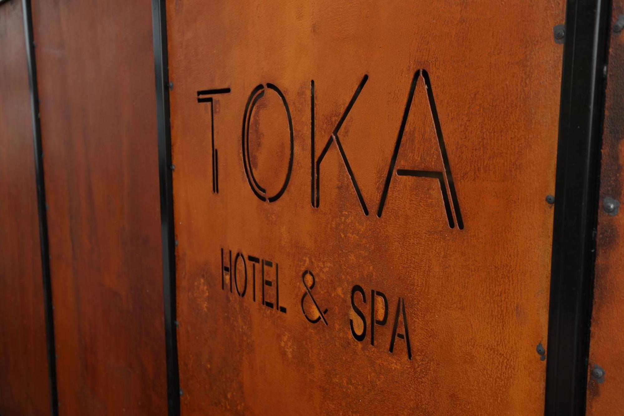 Udenisht Toka Hotel Restaurant מראה חיצוני תמונה