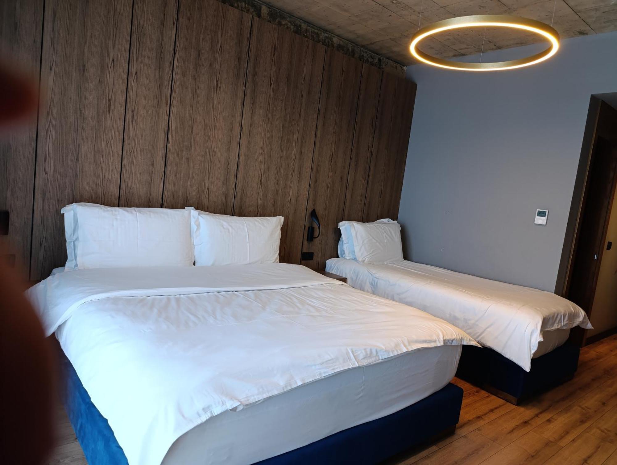 Udenisht Toka Hotel Restaurant מראה חיצוני תמונה