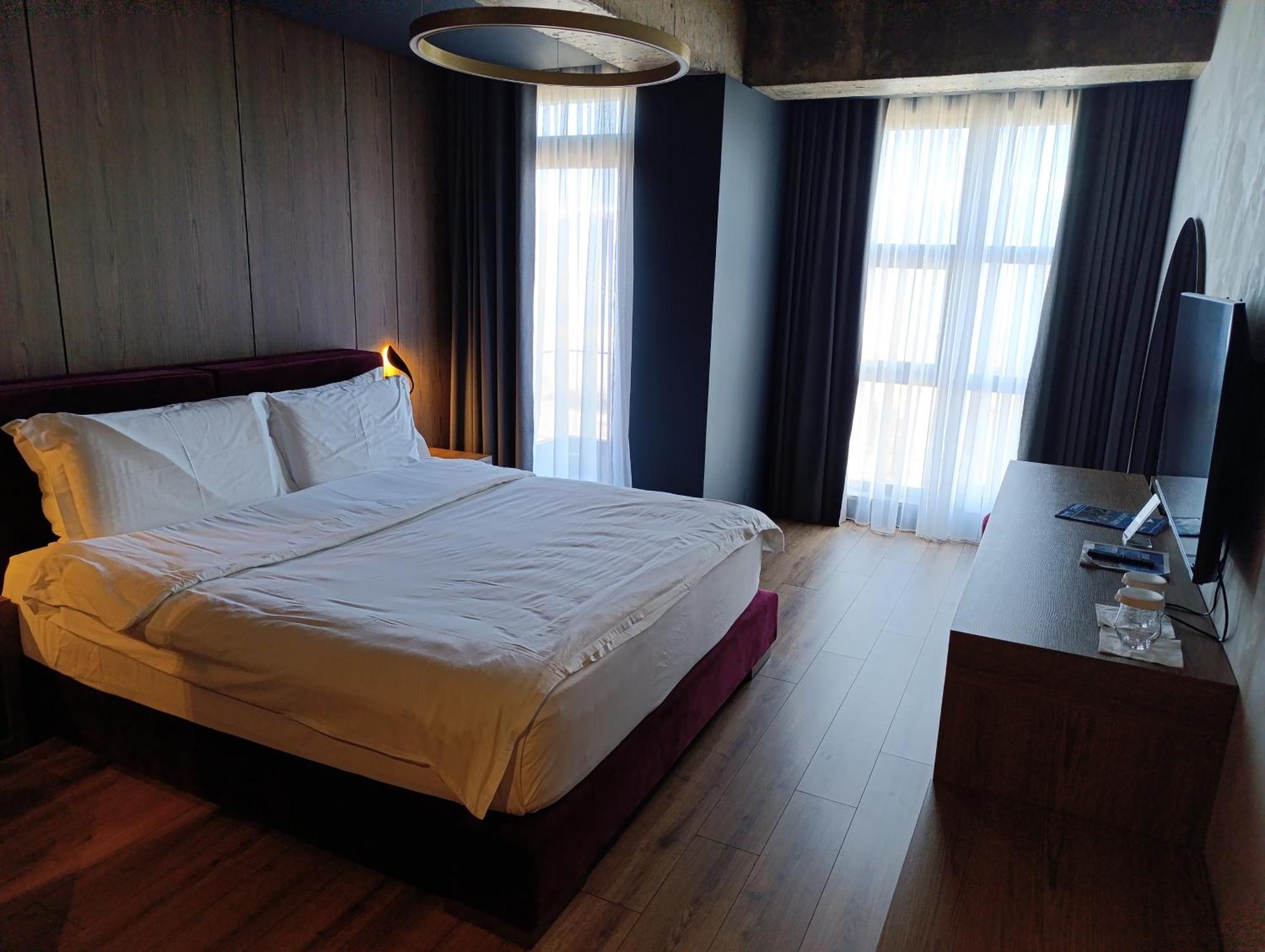 Udenisht Toka Hotel Restaurant מראה חיצוני תמונה